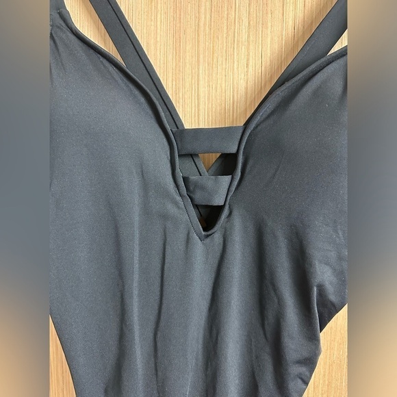 Seafolly Shine On Deep V Maillot One Piece, Size 12 (v) - Picture 4 of 13